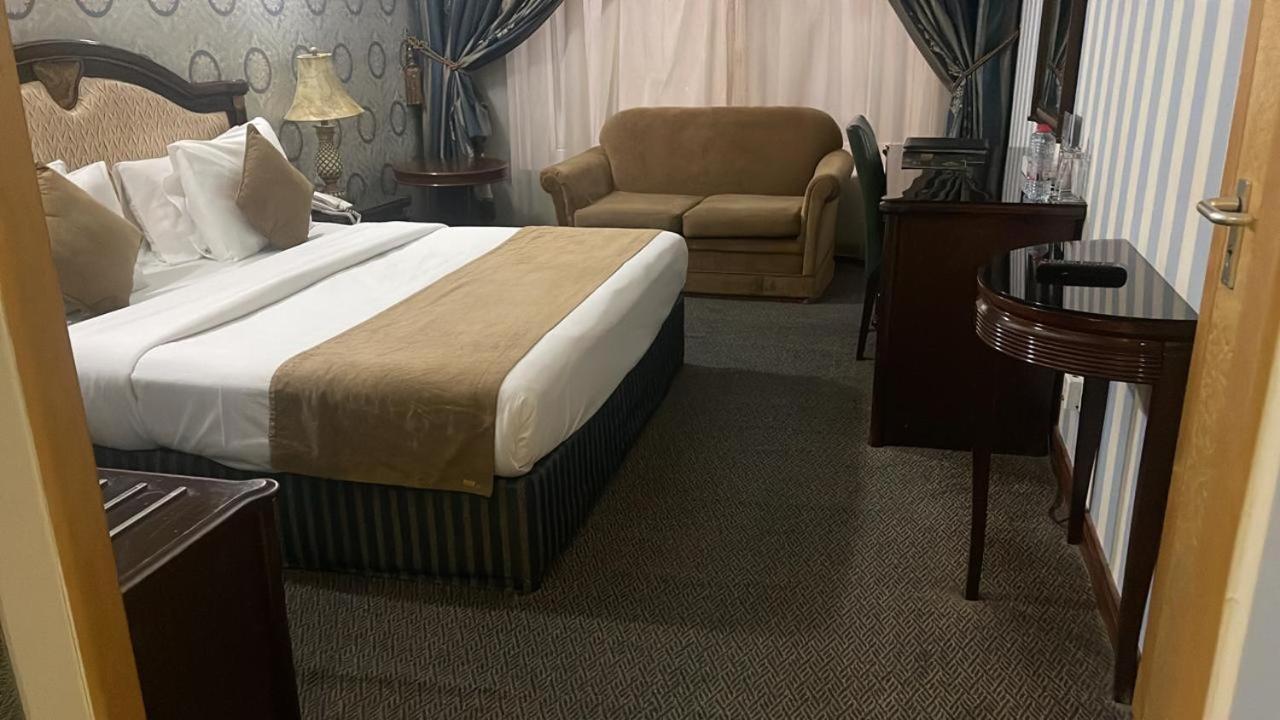 Sun & Sands Hotel Llc Dubaï Extérieur photo